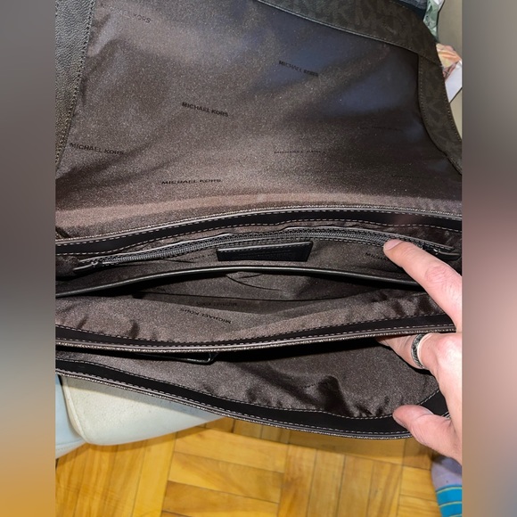 Auth:Jet Set Michael Kors Large Laptop Dossier Messenger Bag RFID (UNISEX) BNWOT - Picture 10 of 16